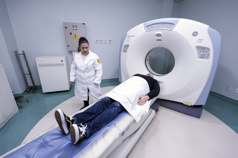 Hospital Municipal de Araucária recebe novo tomógrafo
