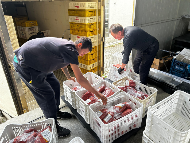 SMED recebe carregamento emergencial de carne para as unidades escolares
