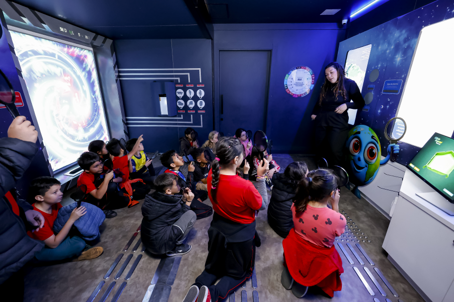 Cerca de 1.300 estudantes visitam exposição interativa sobre Educação Ambiental, Ciência e Sustentabilidade