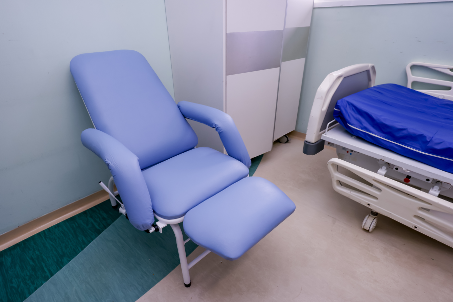 Hospital Municipal de Araucária inicia substituição de poltronas para pacientes e acompanhantes