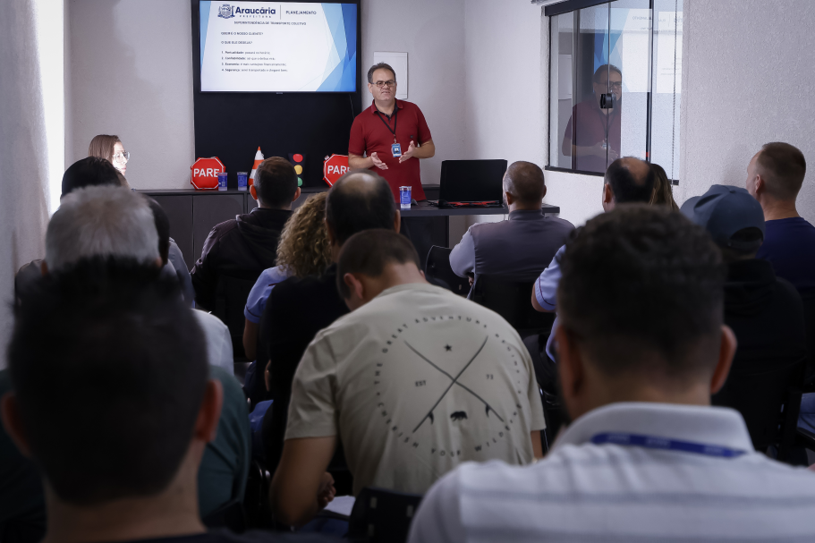 Motoristas do TRIAR passam por capacitação para aprimorar atendimento