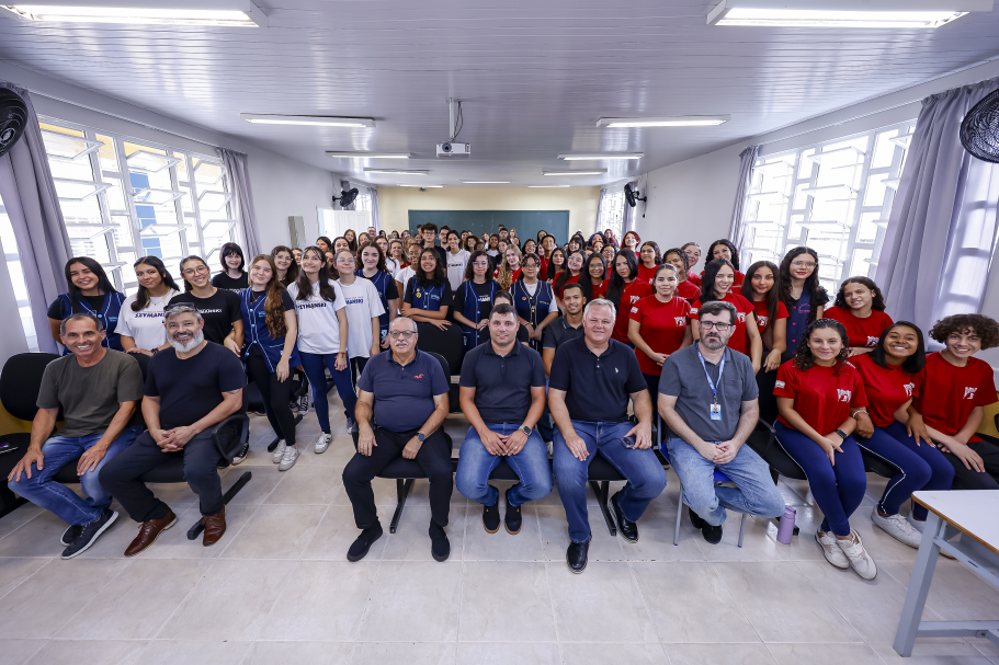 Projeto Araucária Jovem Cidadão é lançado no Colégio Júlio Szymanski