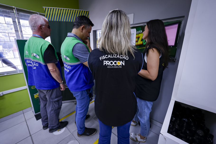 Ação conjunta de Procons notifica distribuidores de combustíveis de Araucária